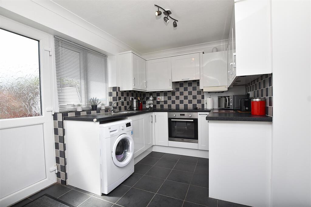 Ffordd Cynan, Wrexham photo 4