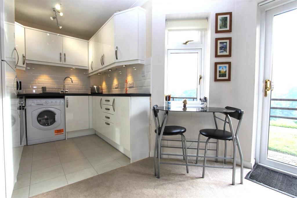 Austcliffe Lane, Cookley, Kidderminster photo 2