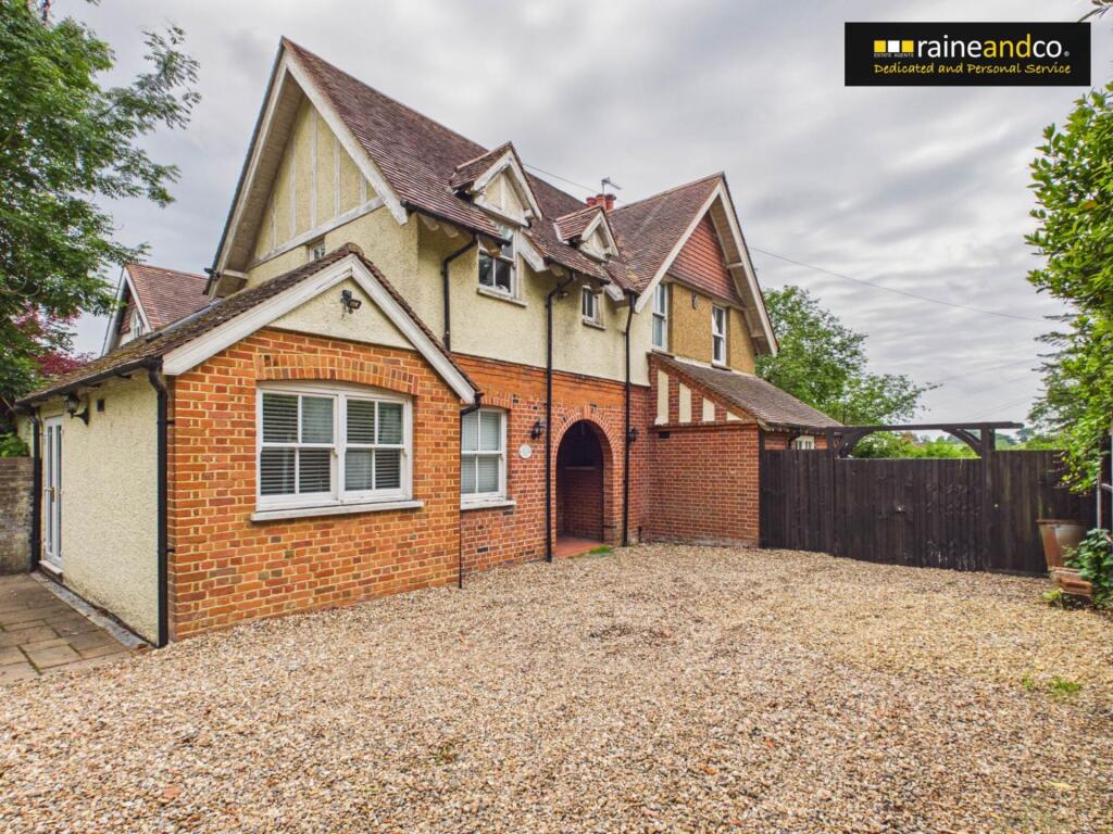 House in Welwyn Hatfield, Hatfield - View 2