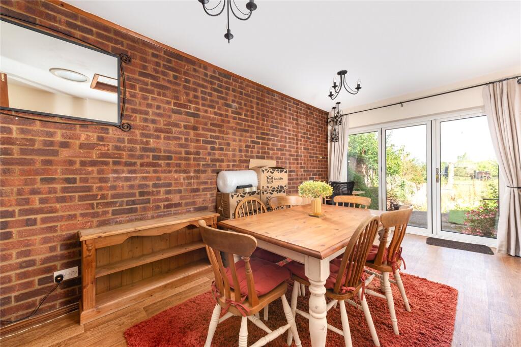 House in Newport Pagnell, Tickford End - View 5