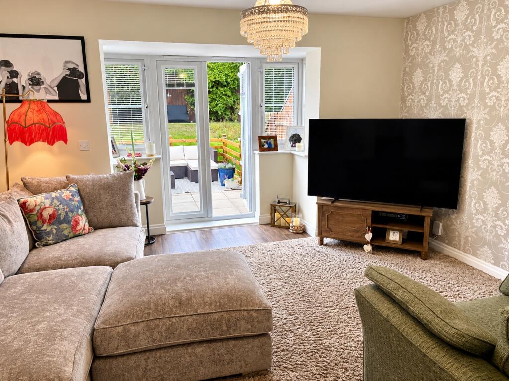 House in Kirklees, West End, Cleckheaton - View 4