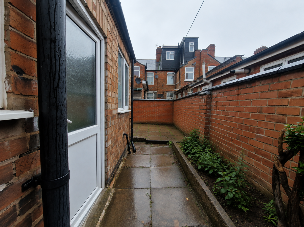 House in Leicester - View 5