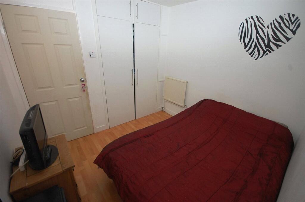 Apartment in Basildon, Essex - More