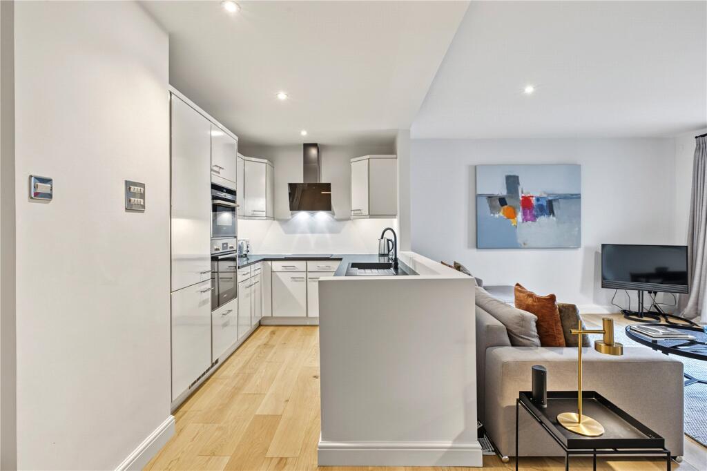 Apartment in London - View 4