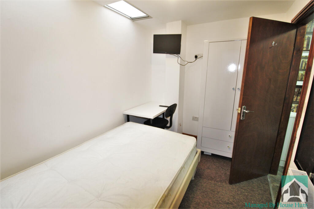 6 bedroom house for rent