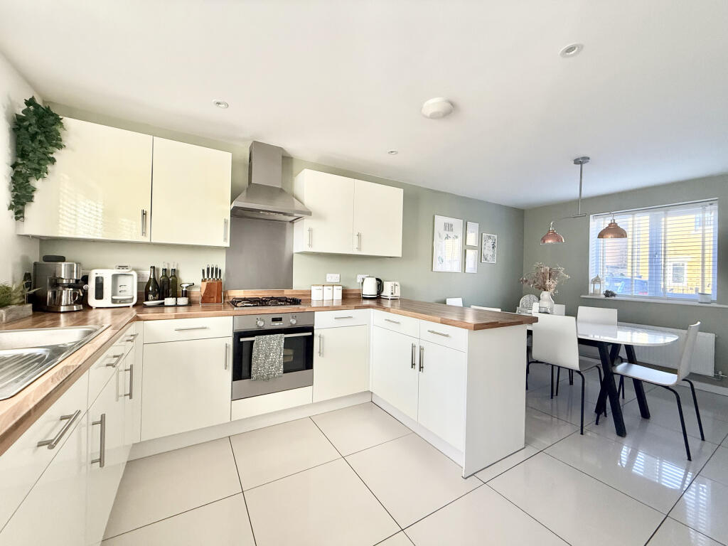 Montacute Road, Houndstone, Yeovil, Somerset – pohled 5