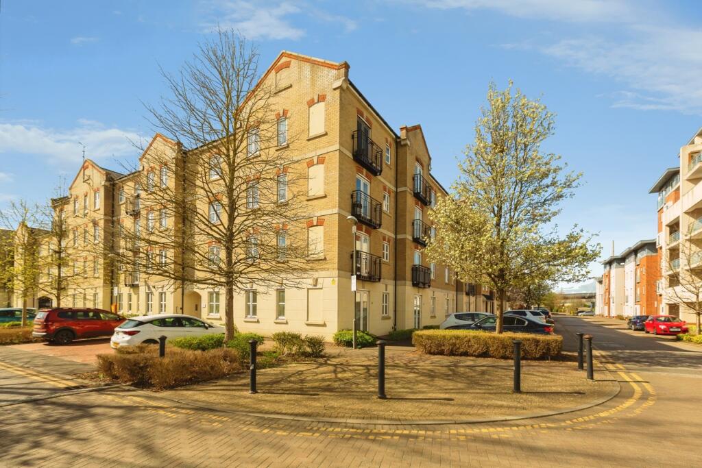 Main image of property: Coxhill Way, Aylesbury, Buckinghamshire, HP21