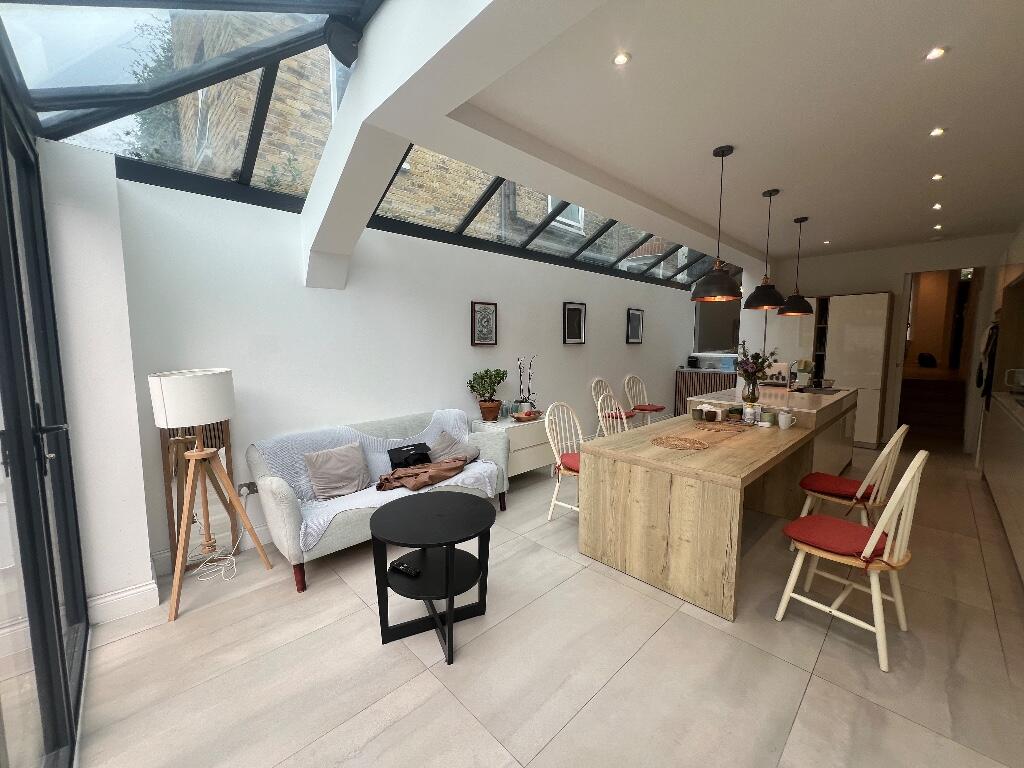 4 bedroom terraced house for rent