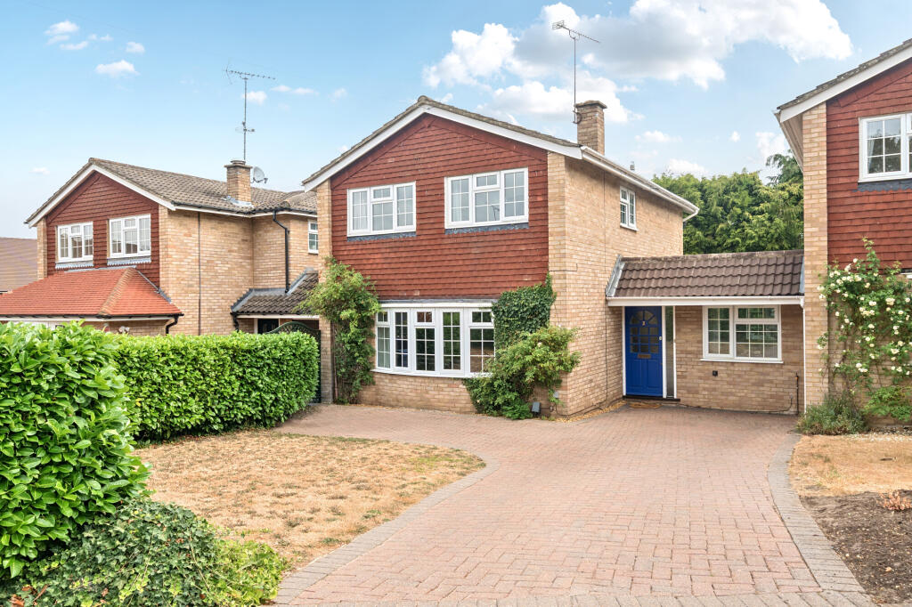 Main image of property: Glenhurst Close, Blackwater, GU17