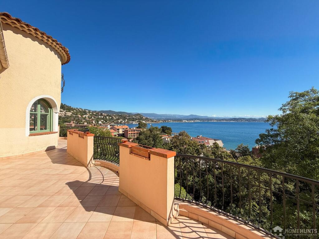 Main image of property: Provence-Alps-Cote d`Azur, Alpes-Maritimes, Théoule-sur-Mer