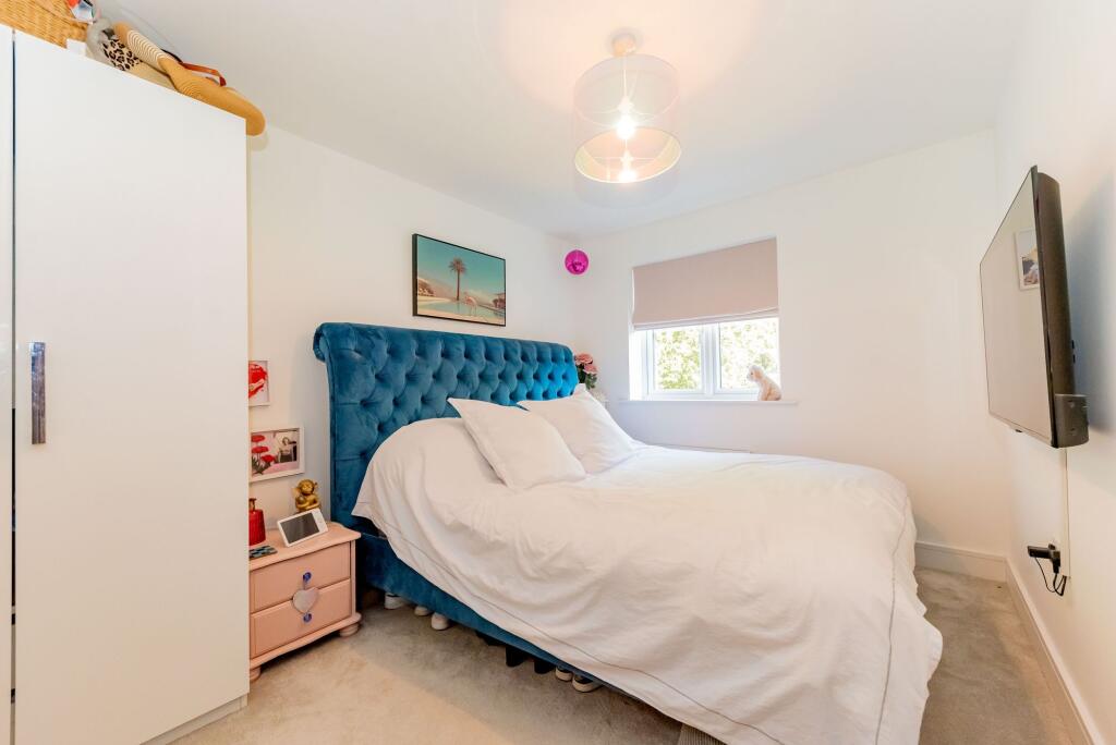 House in Guildford - View 5