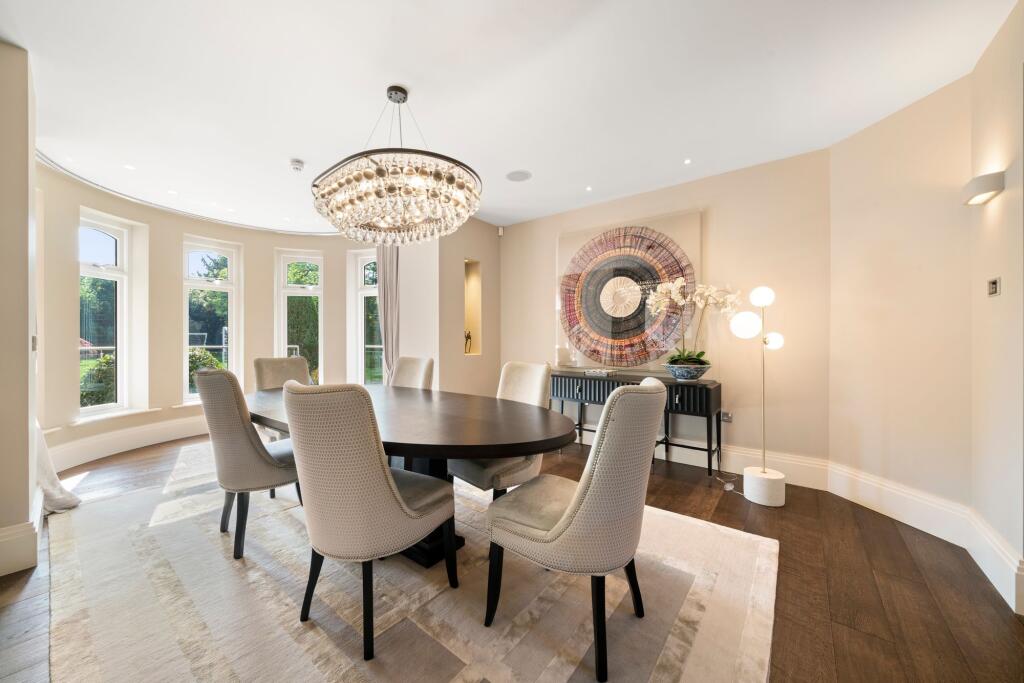House in Kingston upon Thames - More