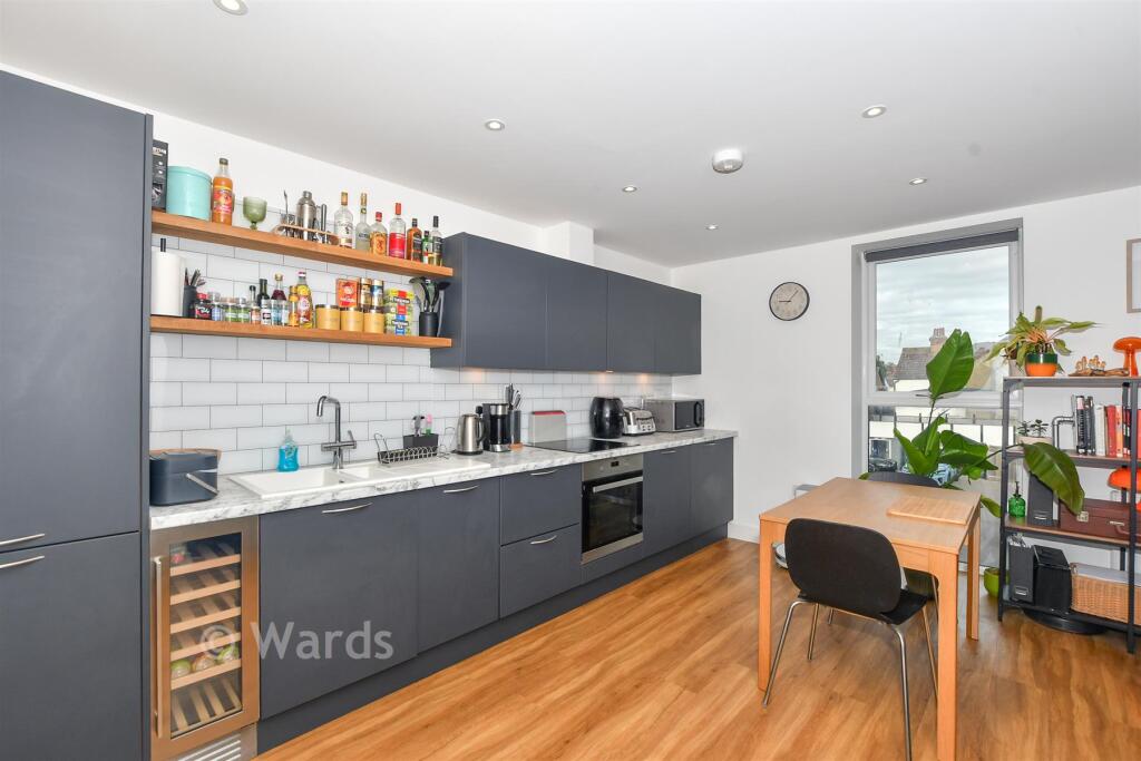 Apartment in Tonbridge - More