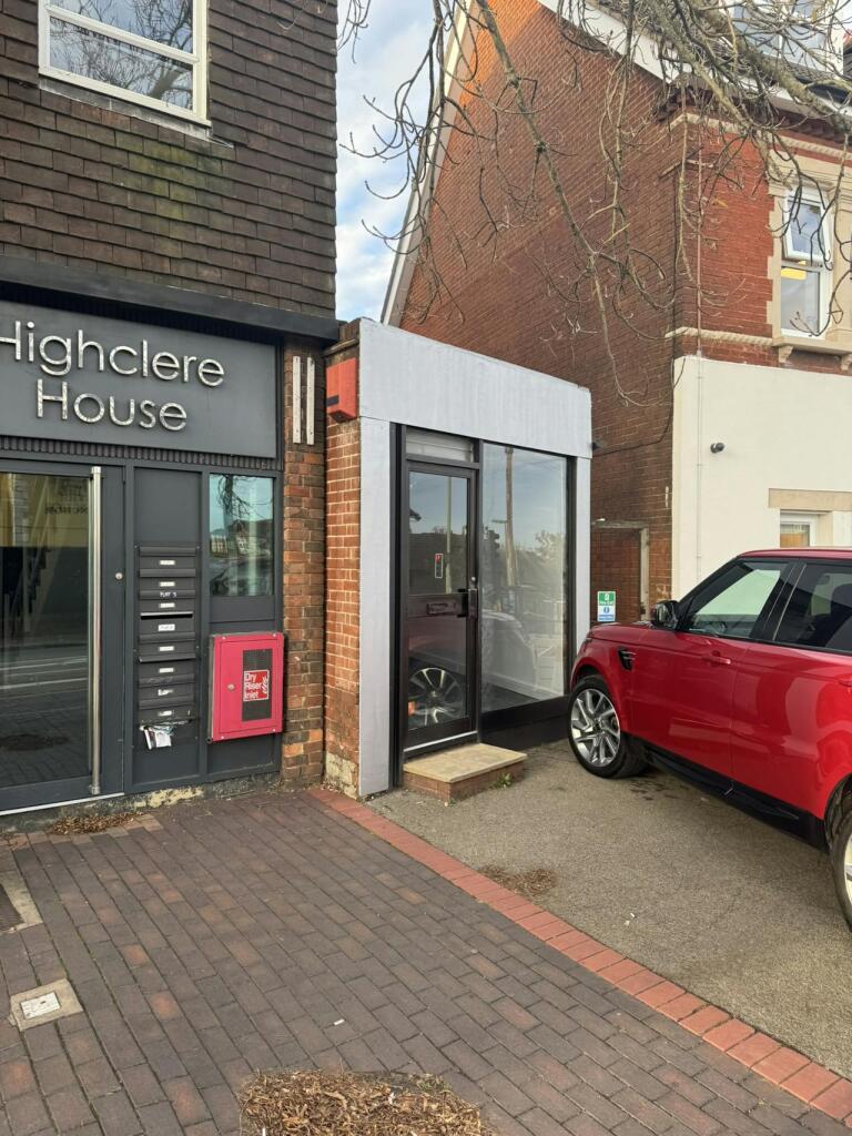 Main image of property: 3A High Street, Knaphill, Woking, GU21 2PG