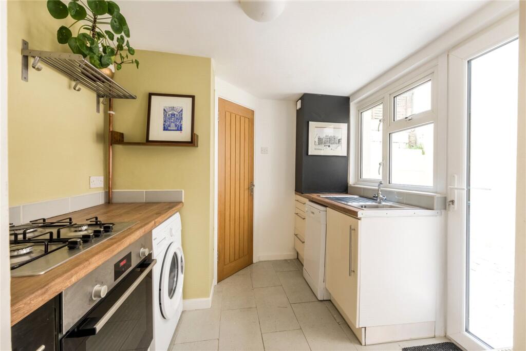 Apartment in Brighton - View 4