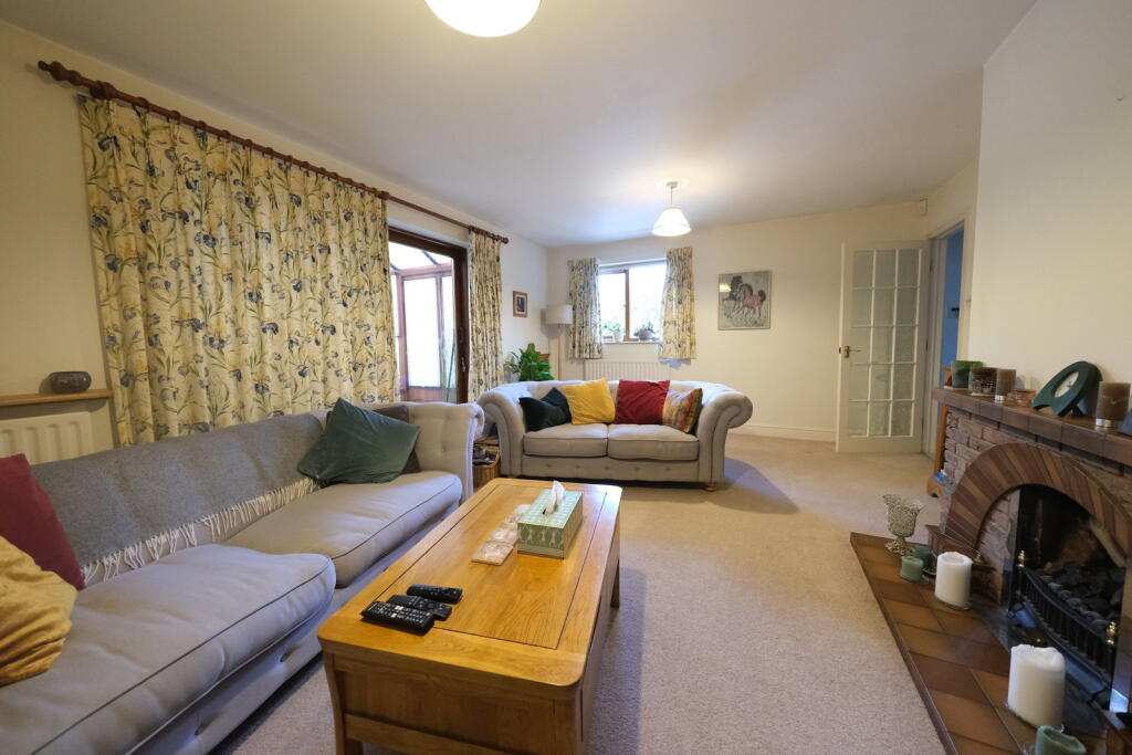 Hillcrest, Glaston Road, Uppingham photo 2