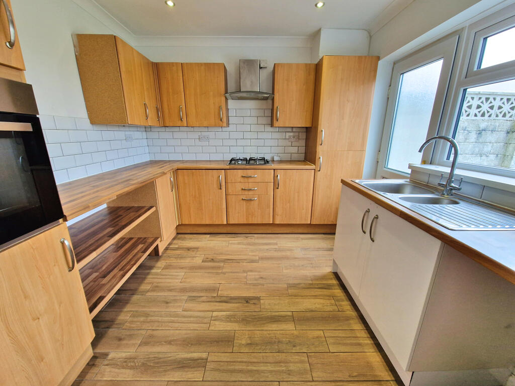 House in Porthcawl, Nottage - View 5
