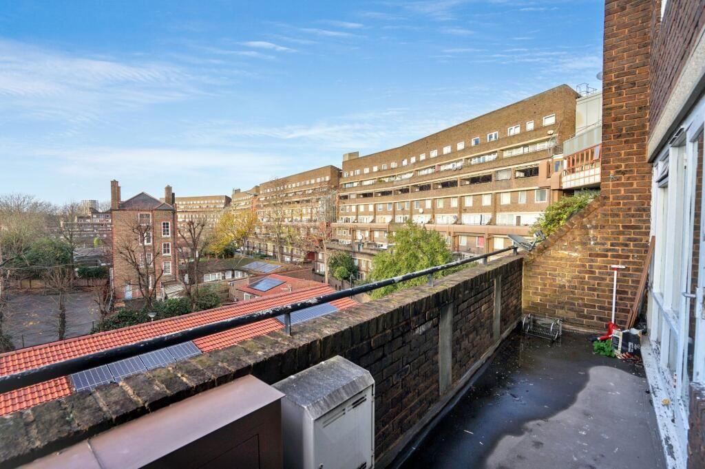 Main image of property: Flat 376 Southwyck House, Clarewood Walk, London, SW9 8TT