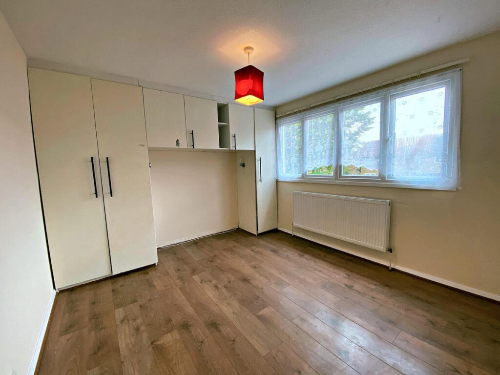 House in Romford - More