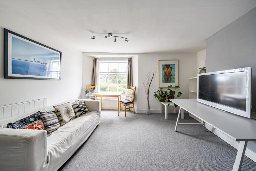 Apartment in Bath, Wincanton - View 2
