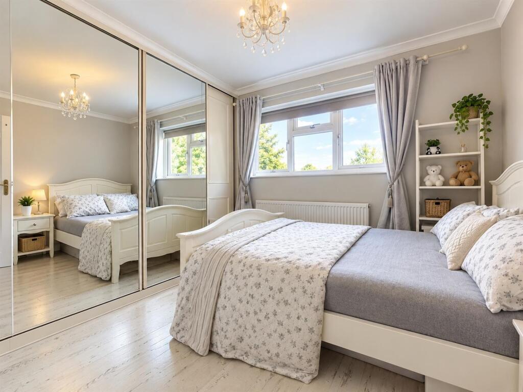 Apartment in Slough - View 5