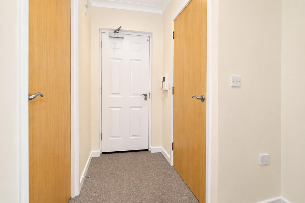Apartment in Sutton - View 5