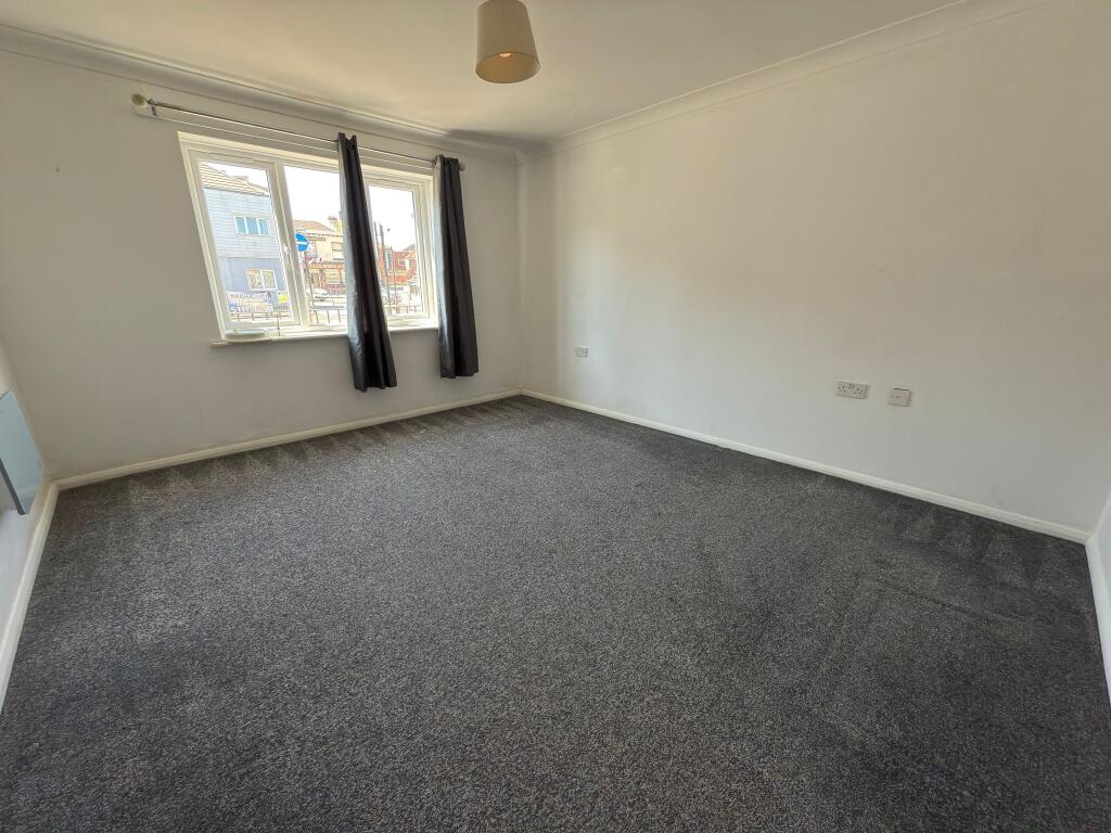 Apartment in Portsmouth - View 5
