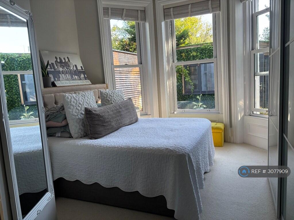 Apartment in Bournemouth - More