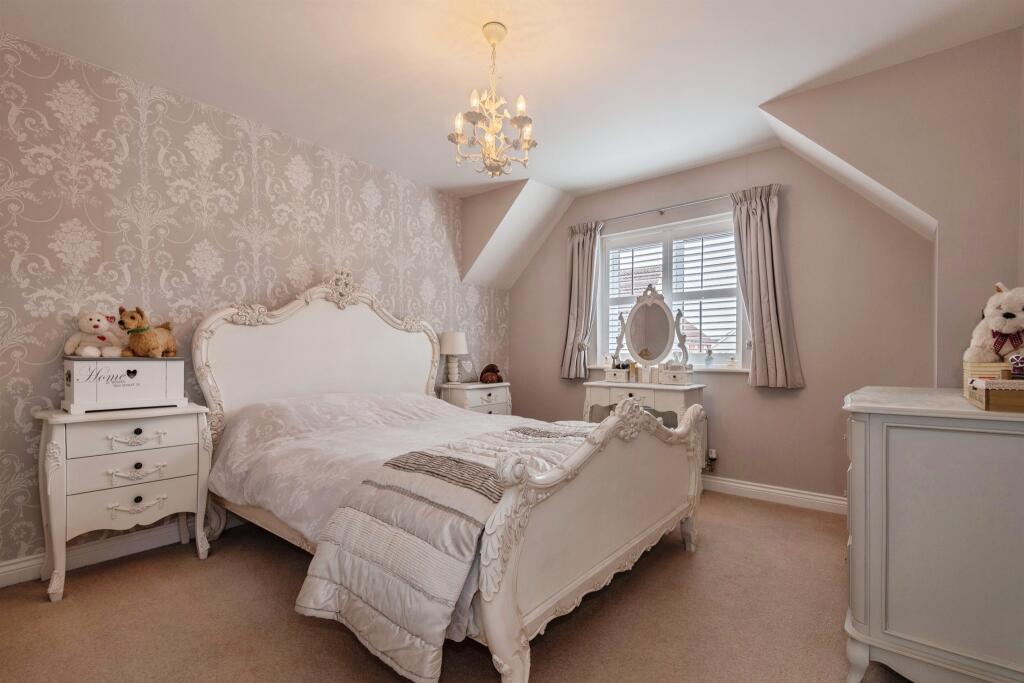 House in Wellington, Tonedale - More