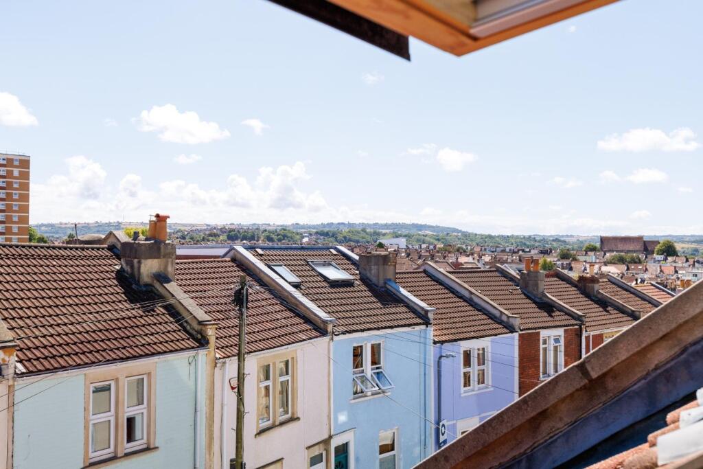 House in Bristol, Southville - More