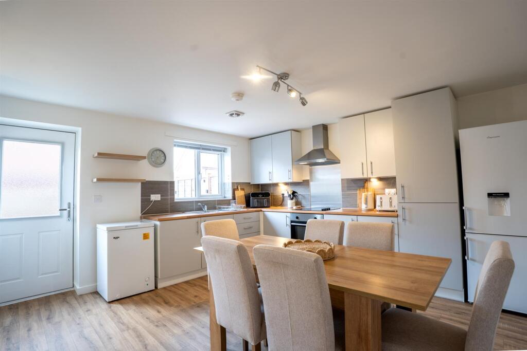 House in South Staffordshire, Bilbrook - More