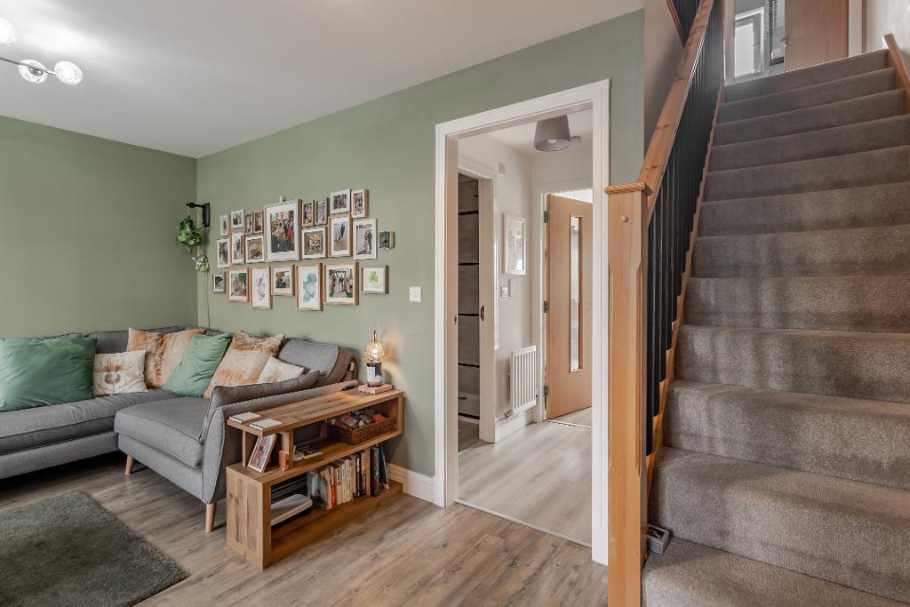 House in Larbert, Kinnaird Village - More
