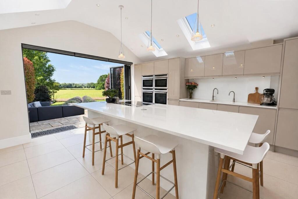 House in Milton Keynes - View 4