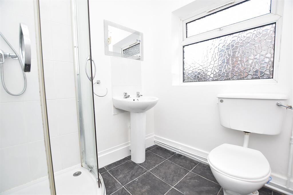 Wrexham Road, Rhostyllen, Wrexham photo 5