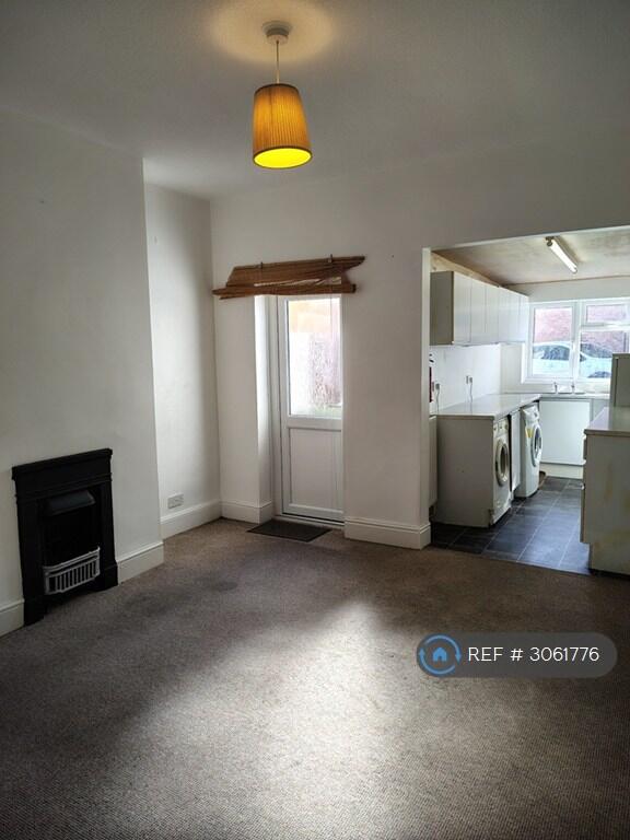 House in Nottingham - View 4