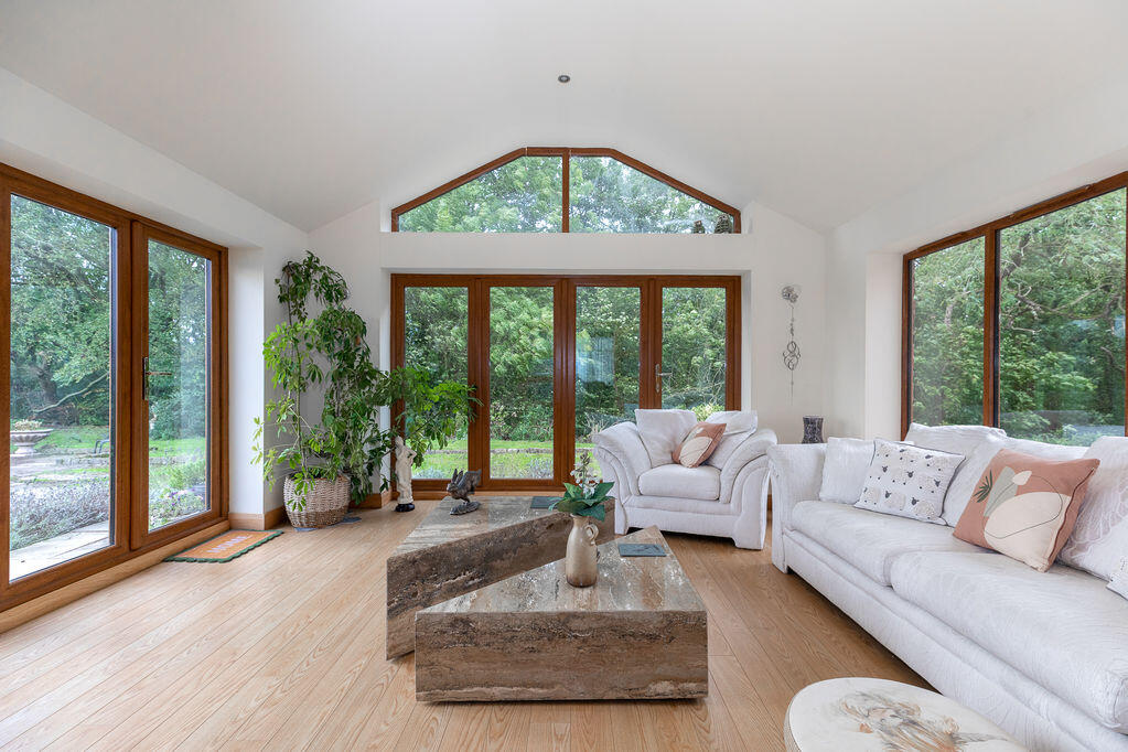 House in Bolton, Westhoughton - View 3