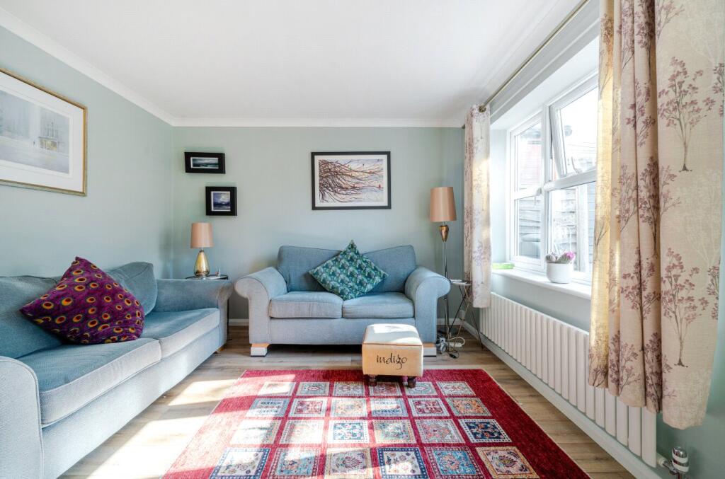 Notton Way, Lower Earley, Reading photo 4