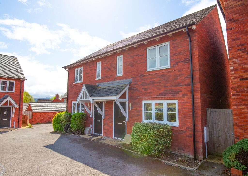 2-bed semi-detached on Dowling Drive, Pershore, WR10, £70,000