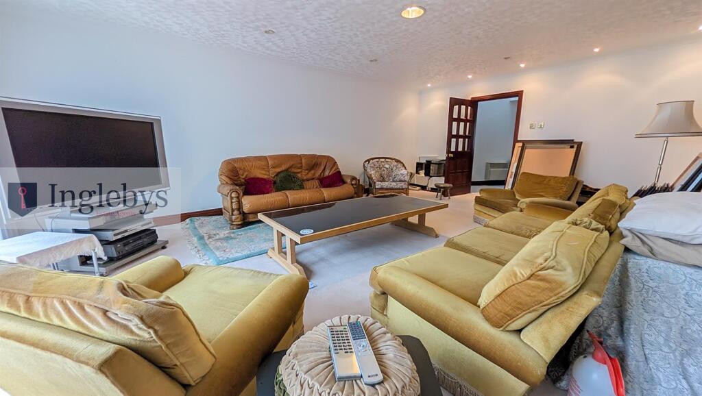 House in Stockton-on-Tees - More