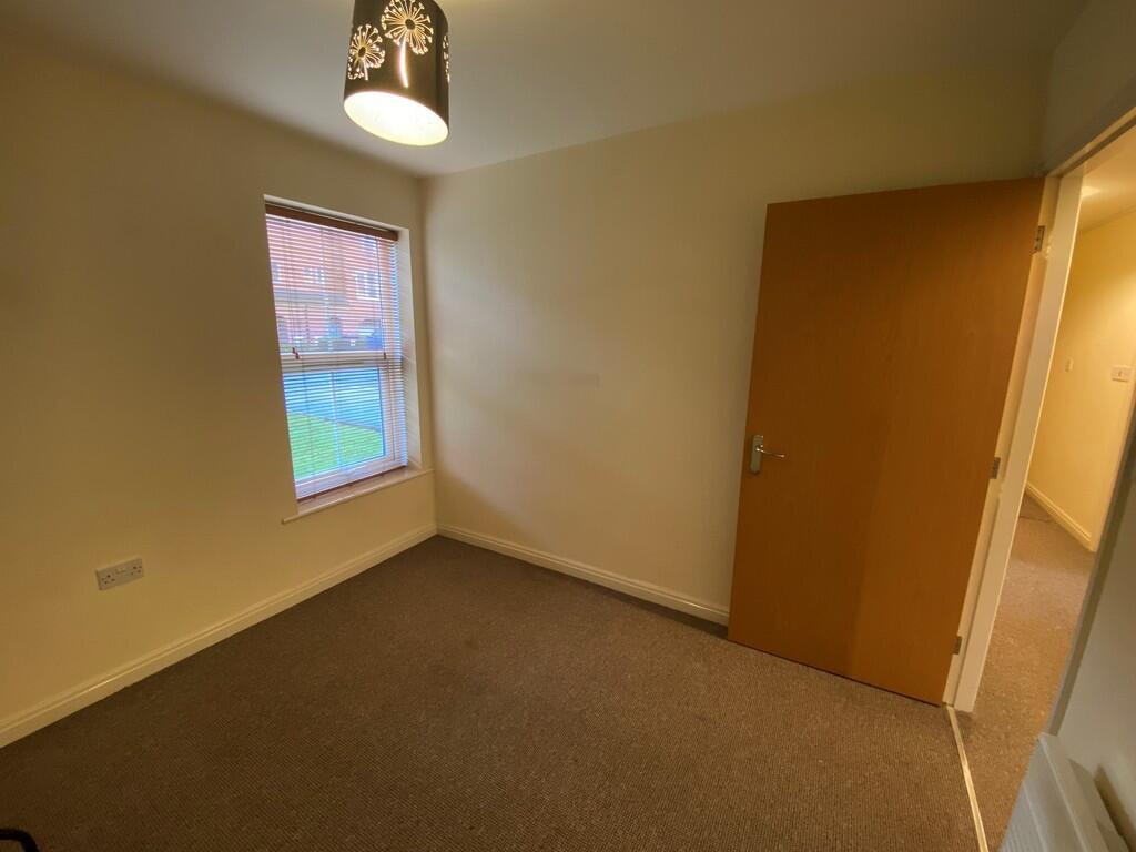 Apartment in Crewe - More