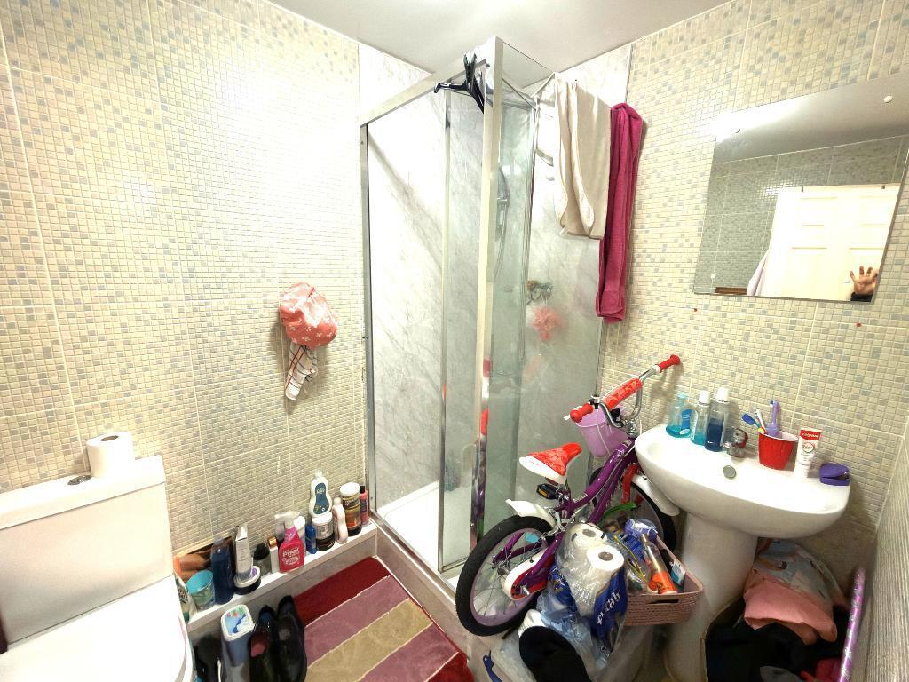 Apartment in Luton - View 3