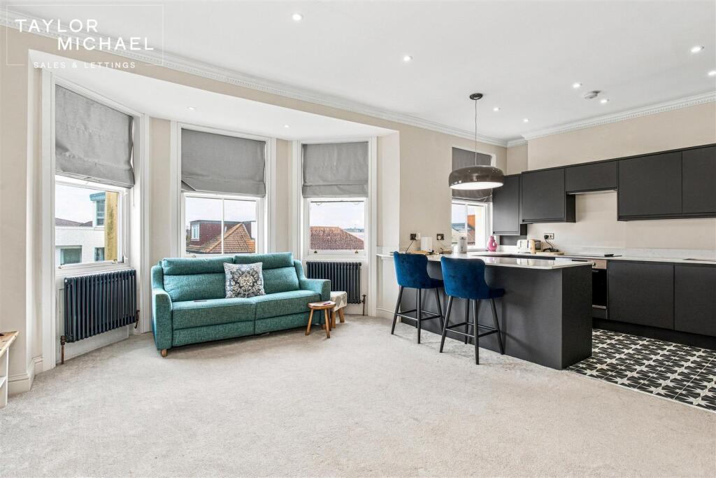 Apartment in Brighton - View 2