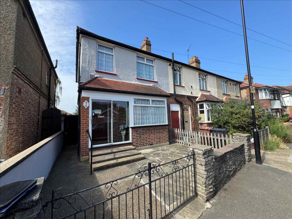 3-bed terraced on Gladstone Avenue, Feltham, Middlesex, TW14, £475,000