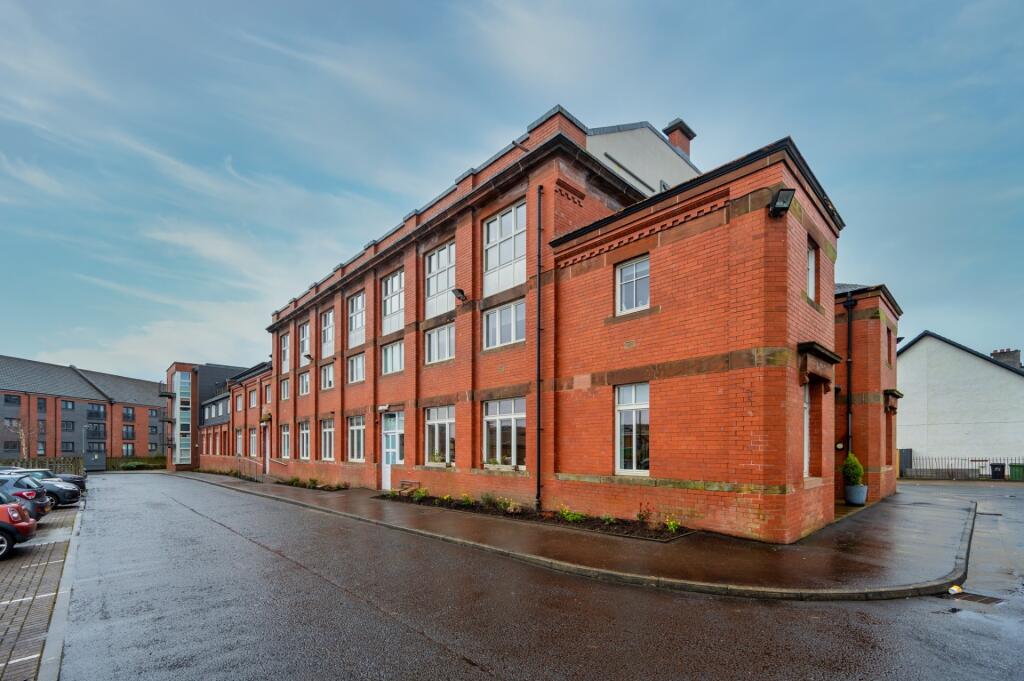 Main image of property: Munro Place, Flat 2-2, Anniesland , Glasgow, G13 2BF