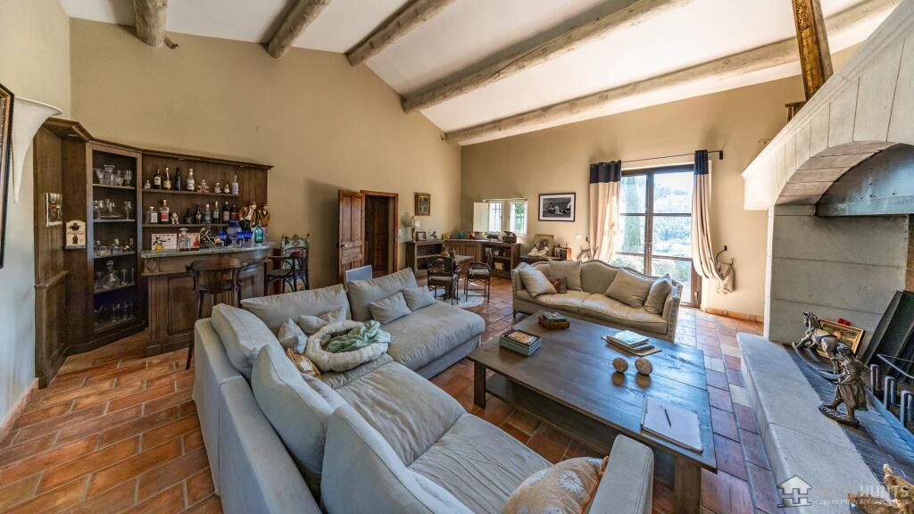 Main image of property: Provence-Alps-Cote d`Azur, Bouches-du-Rhône, Les Baux-de-Provence