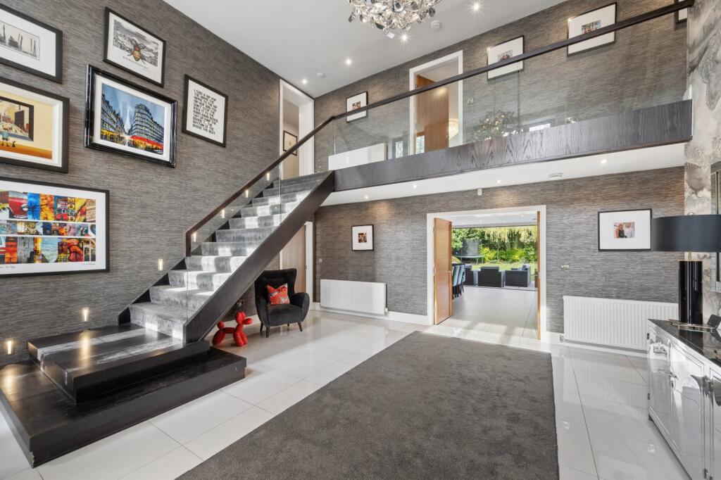 Adlington Road, Wilmslow, Cheshire, SK9 photo 3