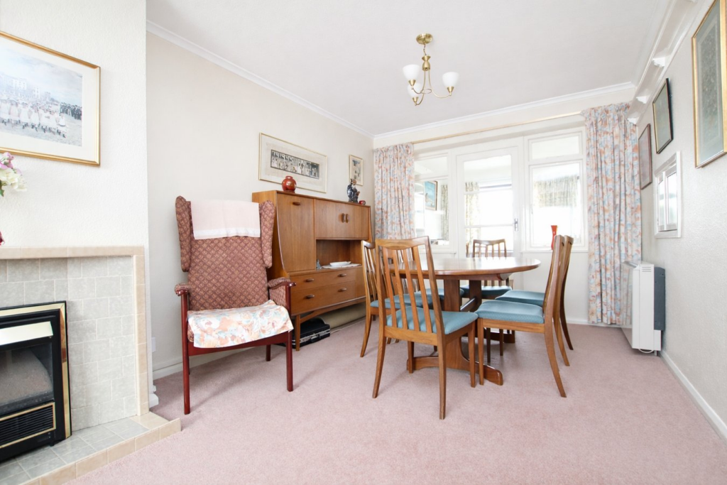 Catlin Crescent, Shepperton, TW17 photo 3