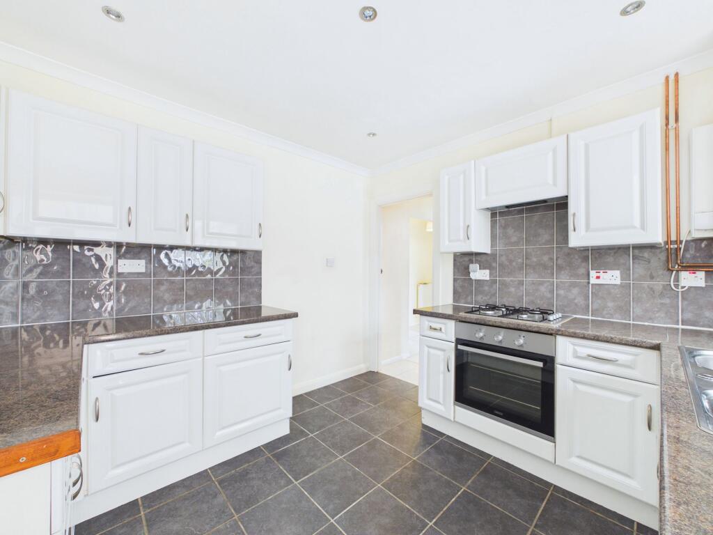 House in Portsmouth - View 3