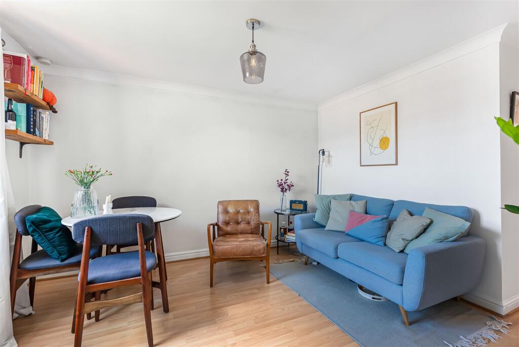 Apartment in St Albans - View 5