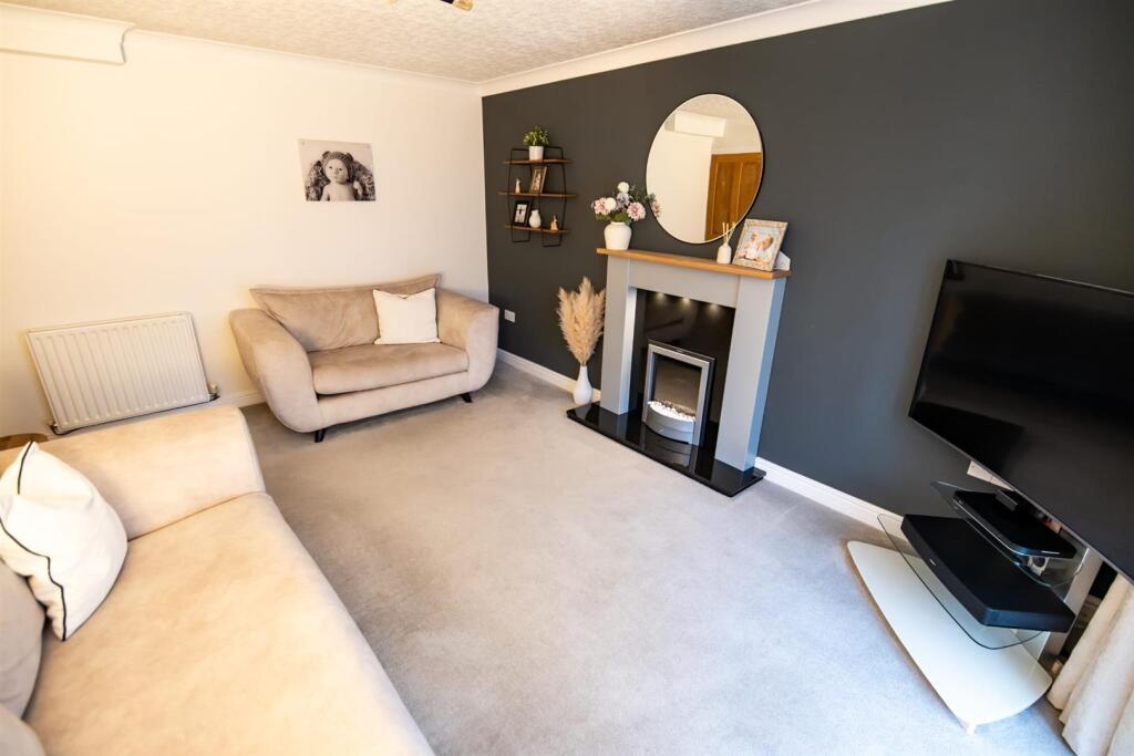 Hazelgrove, Seaton, Workington photo 3